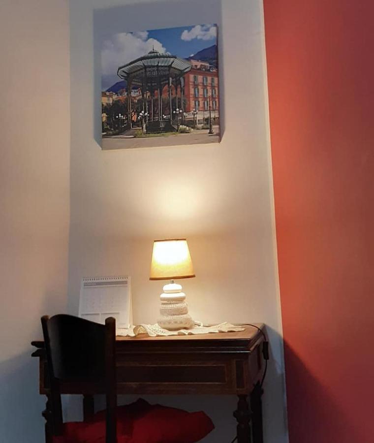 شقة Casa Andrea Tra Napoli E Sorrento كاستيلاّماري دي ستا المظهر الخارجي الصورة